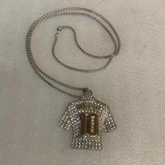 Lionel Messi #10 Titanium Stainless Steel Silver Crystals Pendant Necklace - Picture 1 of 4